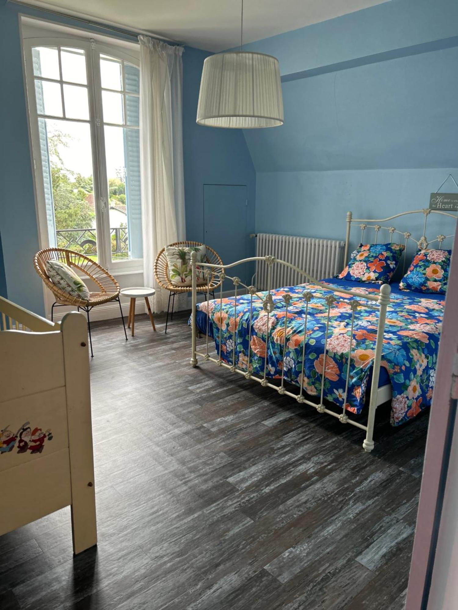 Holiday Home Villa Castel Marie Louise เนรีส์เลส์แบงส์ ภายนอก รูปภาพ