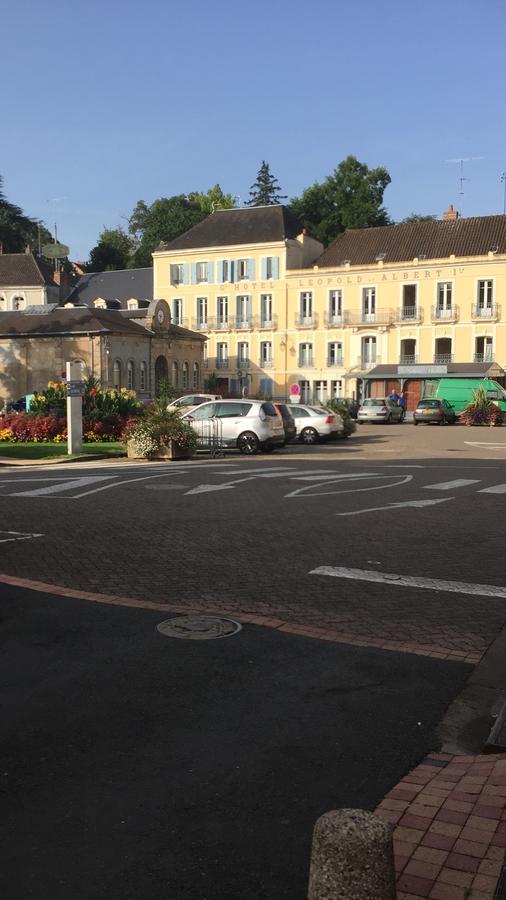 Holiday Home Villa Castel Marie Louise เนรีส์เลส์แบงส์ ภายนอก รูปภาพ