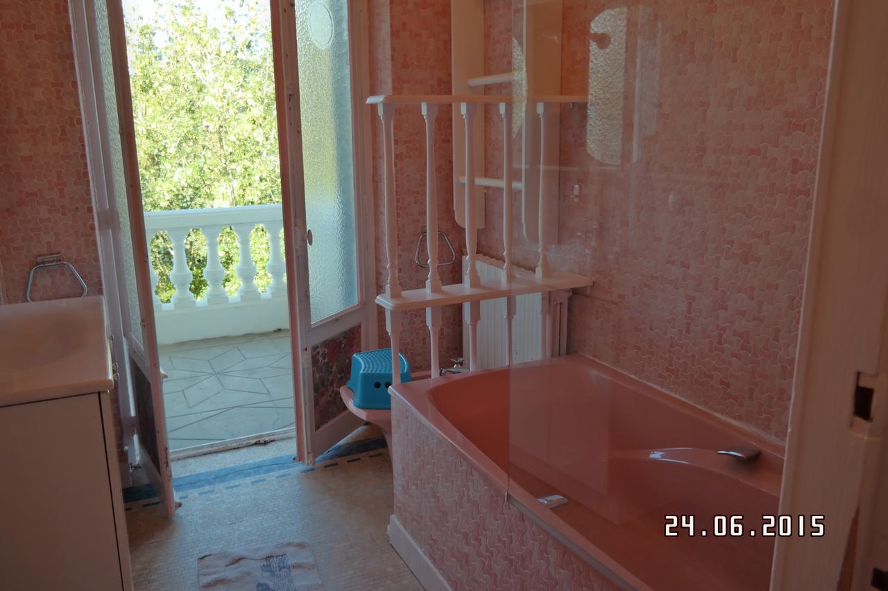 Holiday Home Villa Castel Marie Louise เนรีส์เลส์แบงส์ ภายนอก รูปภาพ